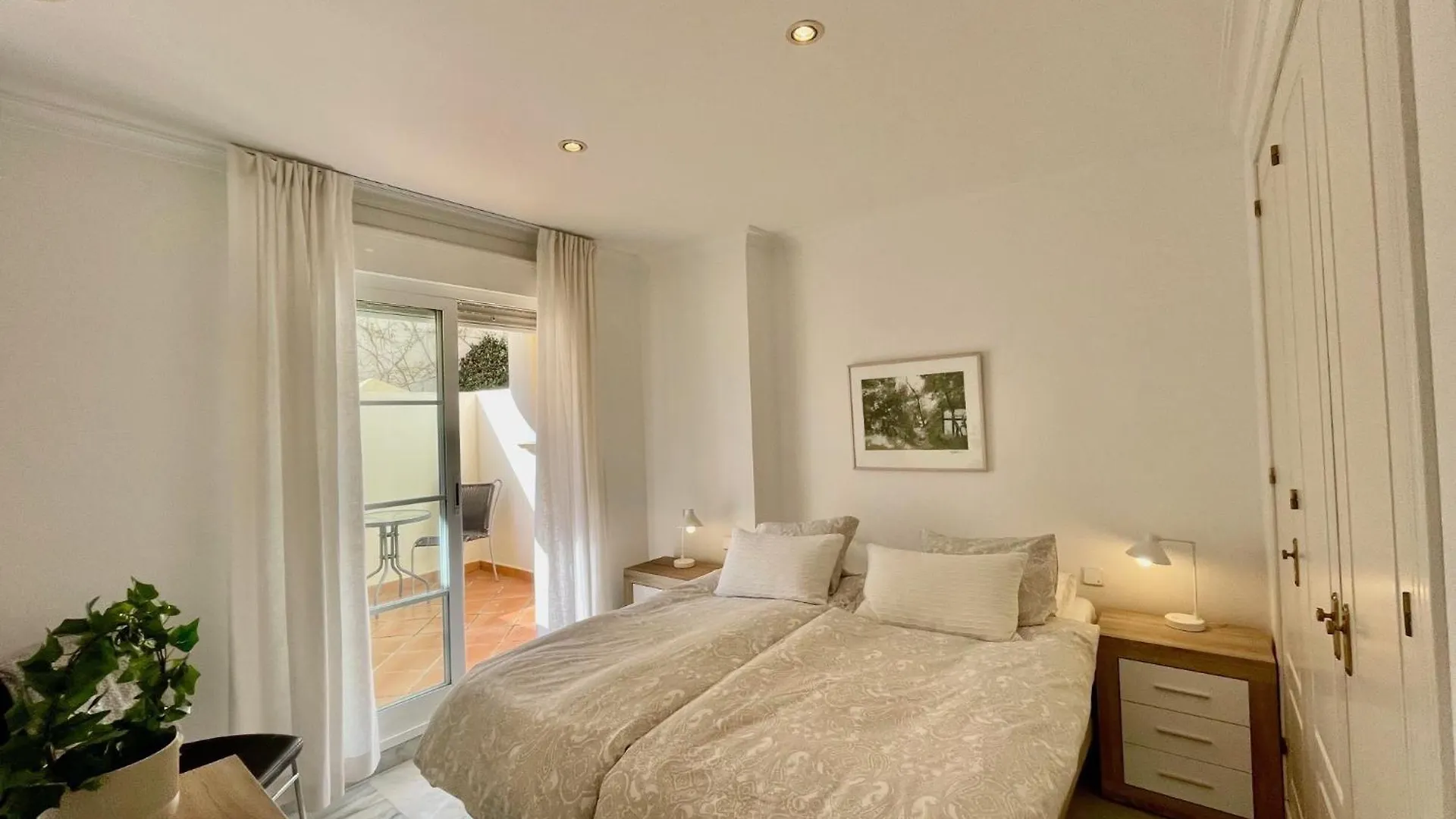 2-Bed Apartment - Sea View - 10M From Puerto Banus Marbella